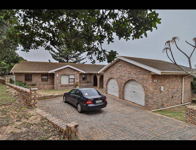 3 BEDROOM HOUSE RENTED IN BLUEWATER BAY